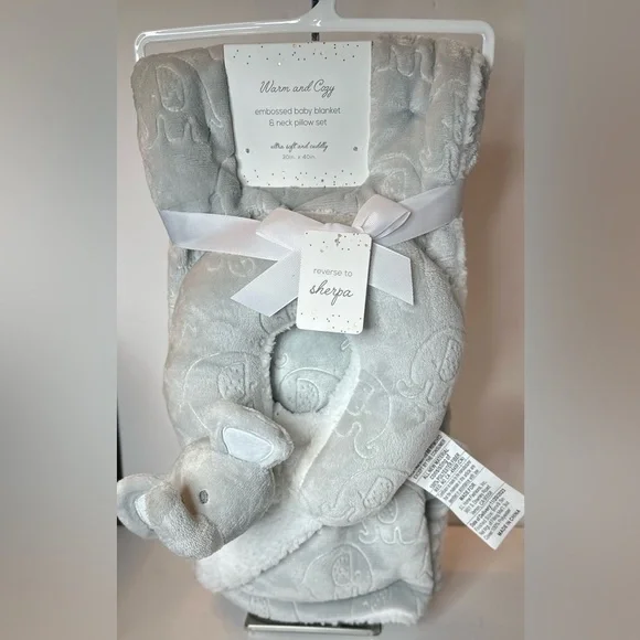 New Warm And Cozy Embossed Baby Blanket Elep Neck Pillow Set 30x40 White Fleece - Picture 1 of 8